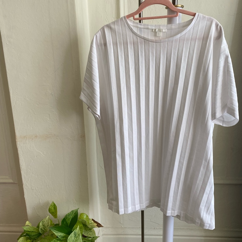 WHITE T-shirt